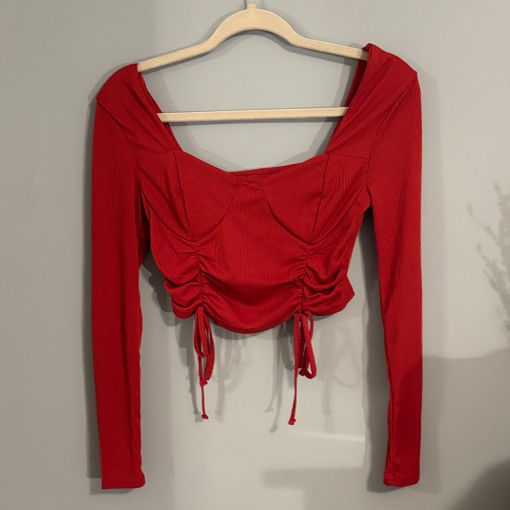 SHEIN Red Ruched Long-Sleeve Crop Top